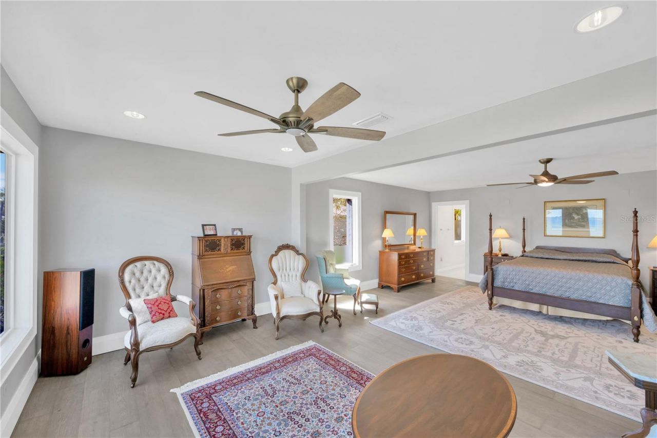 2802 Northpointe Lane, Tampa, FL 33611 Photo