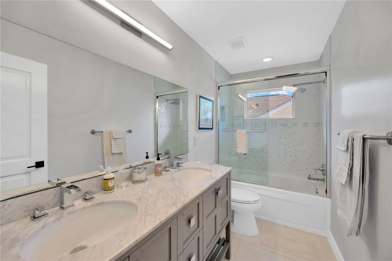 2802 Northpointe Lane, Tampa, FL 33611 Photo