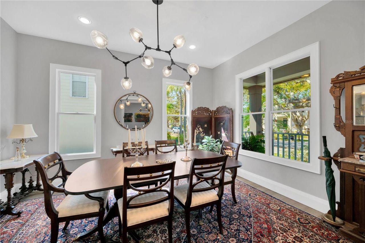 2802 Northpointe Lane, Tampa, FL 33611 Photo