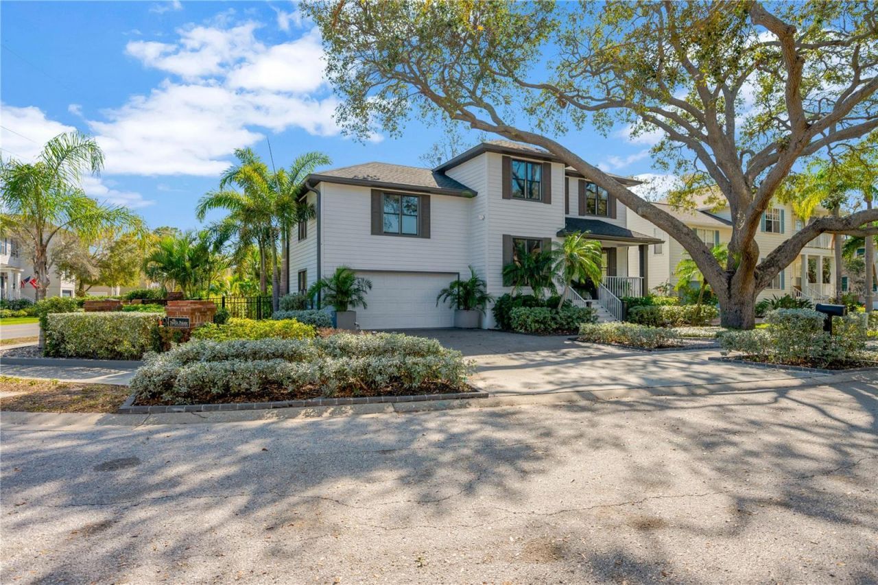 2802 Northpointe Lane, Tampa, FL 33611 Photo