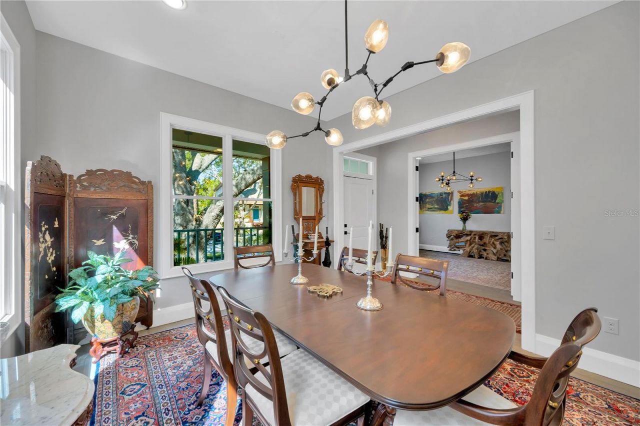 2802 Northpointe Lane, Tampa, FL 33611 Photo