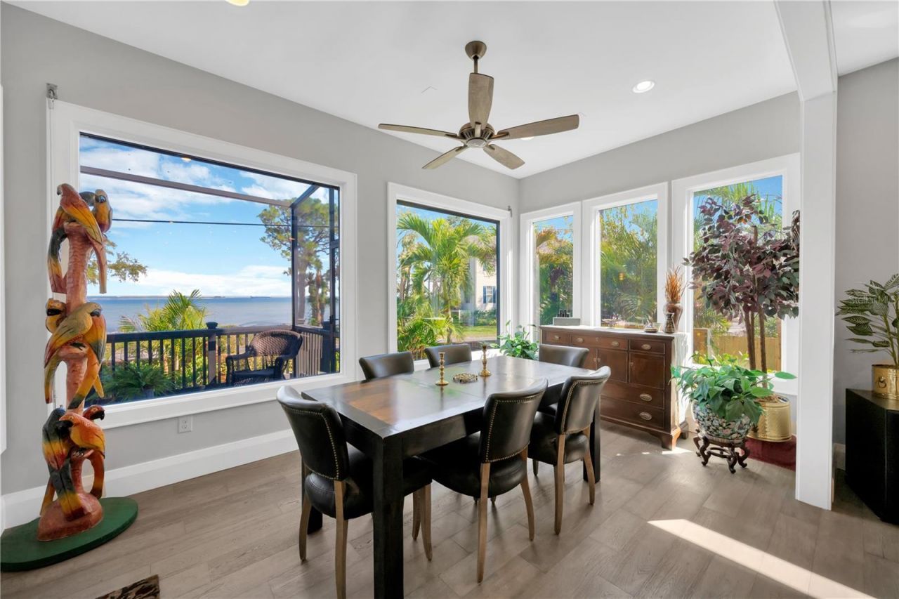 2802 Northpointe Lane, Tampa, FL 33611 Photo