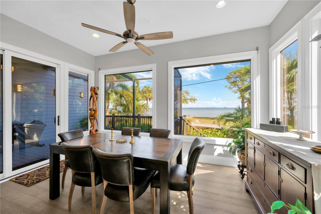 2802 Northpointe Lane, Tampa, FL 33611 Photo