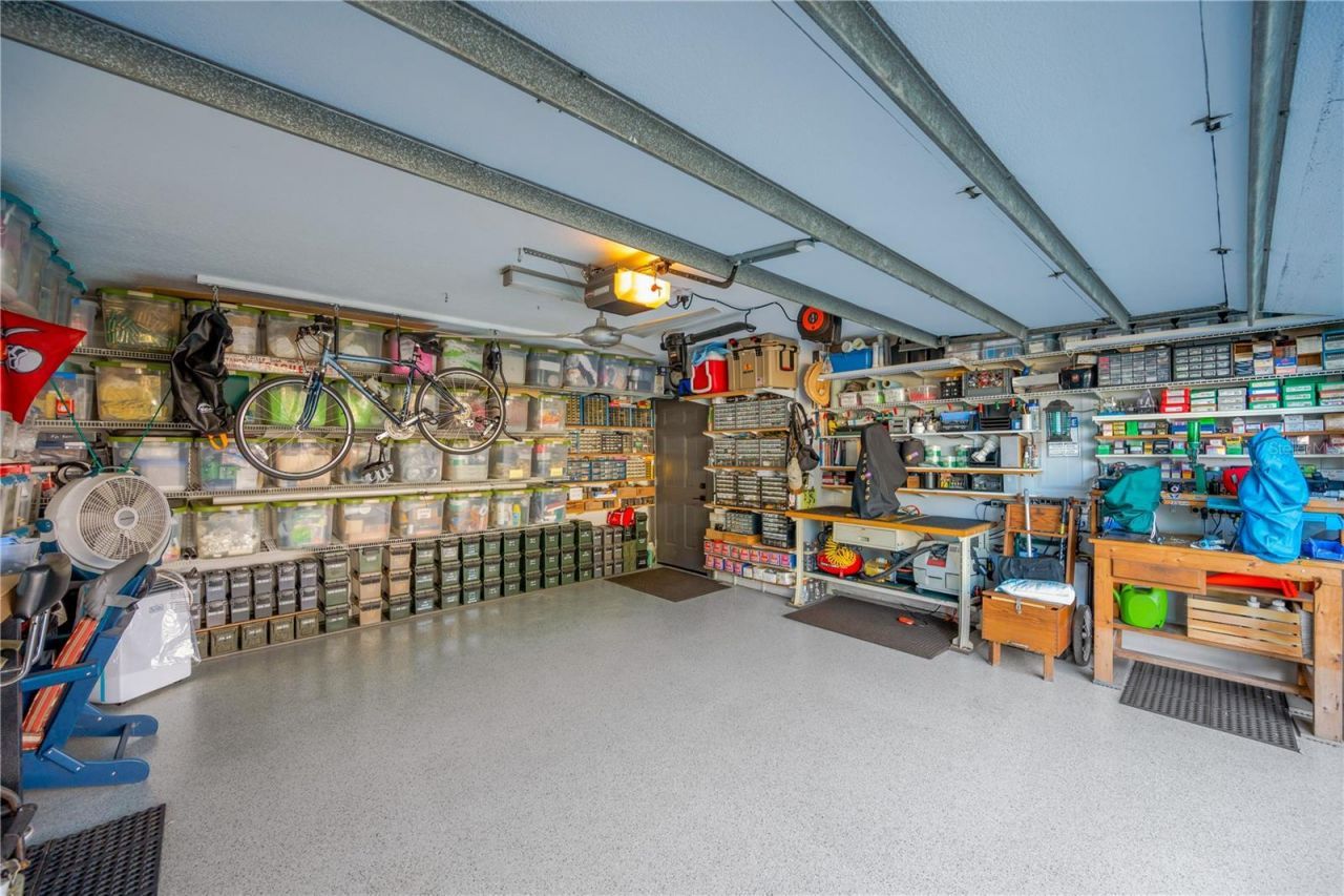 2802 Northpointe Lane, Tampa, FL 33611 Photo