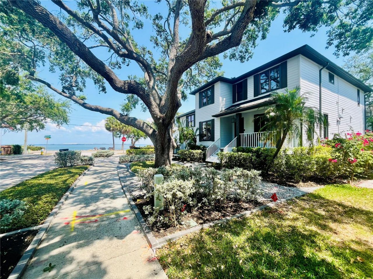 2802 Northpointe Lane, Tampa, FL 33611 Photo