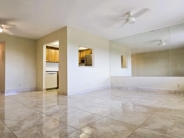 300 Village Green Circle S, Unit 420, Palm Springs, FL 33461