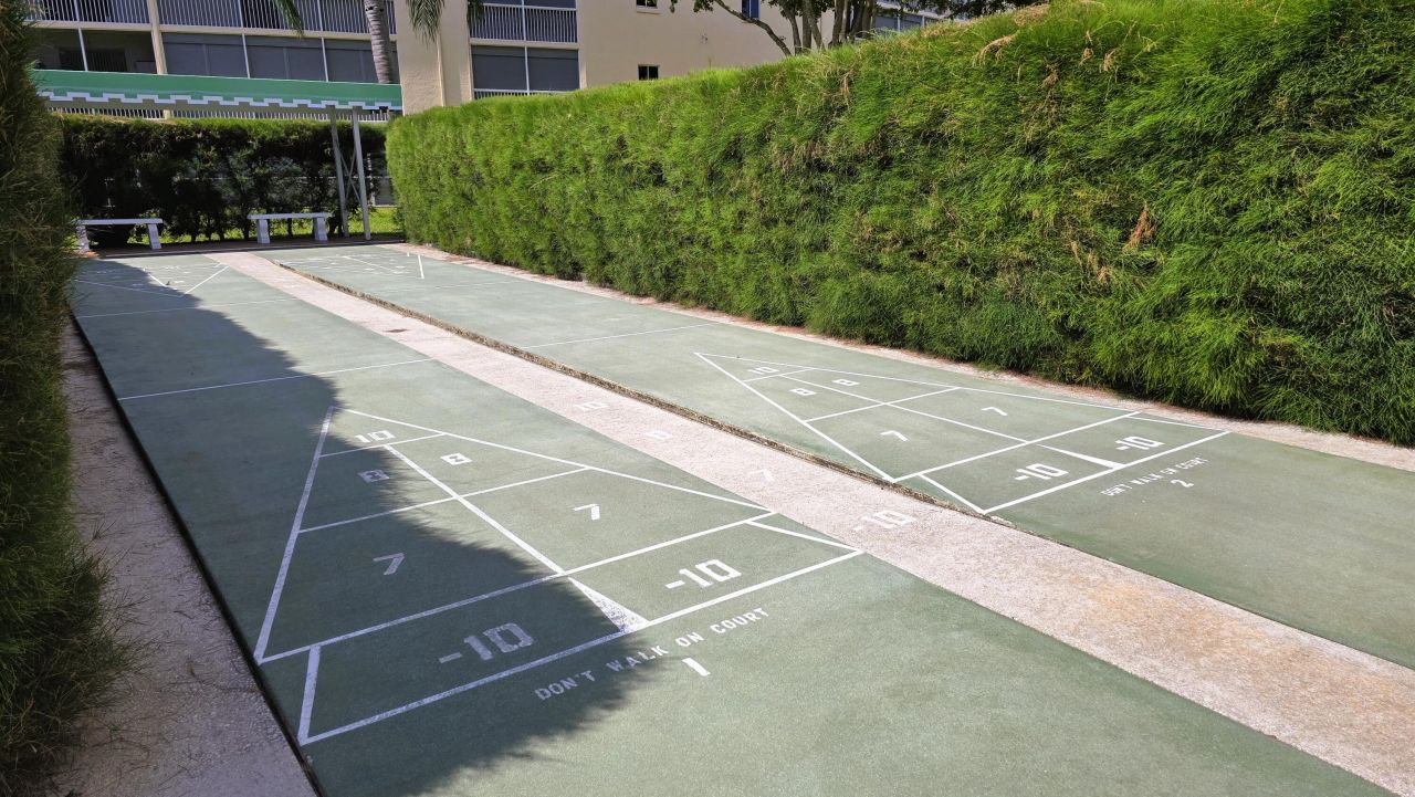 300 Village Green Circle S, Unit 420, Palm Springs, FL 33461 Photo