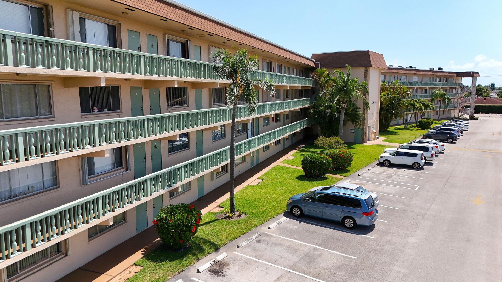 300 Village Green Circle S, Unit 420, Palm Springs, FL 33461 Photo