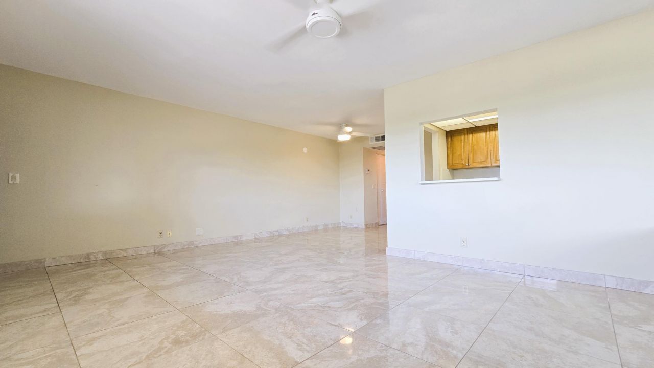 300 Village Green Circle S, Unit 420, Palm Springs, FL 33461 Photo