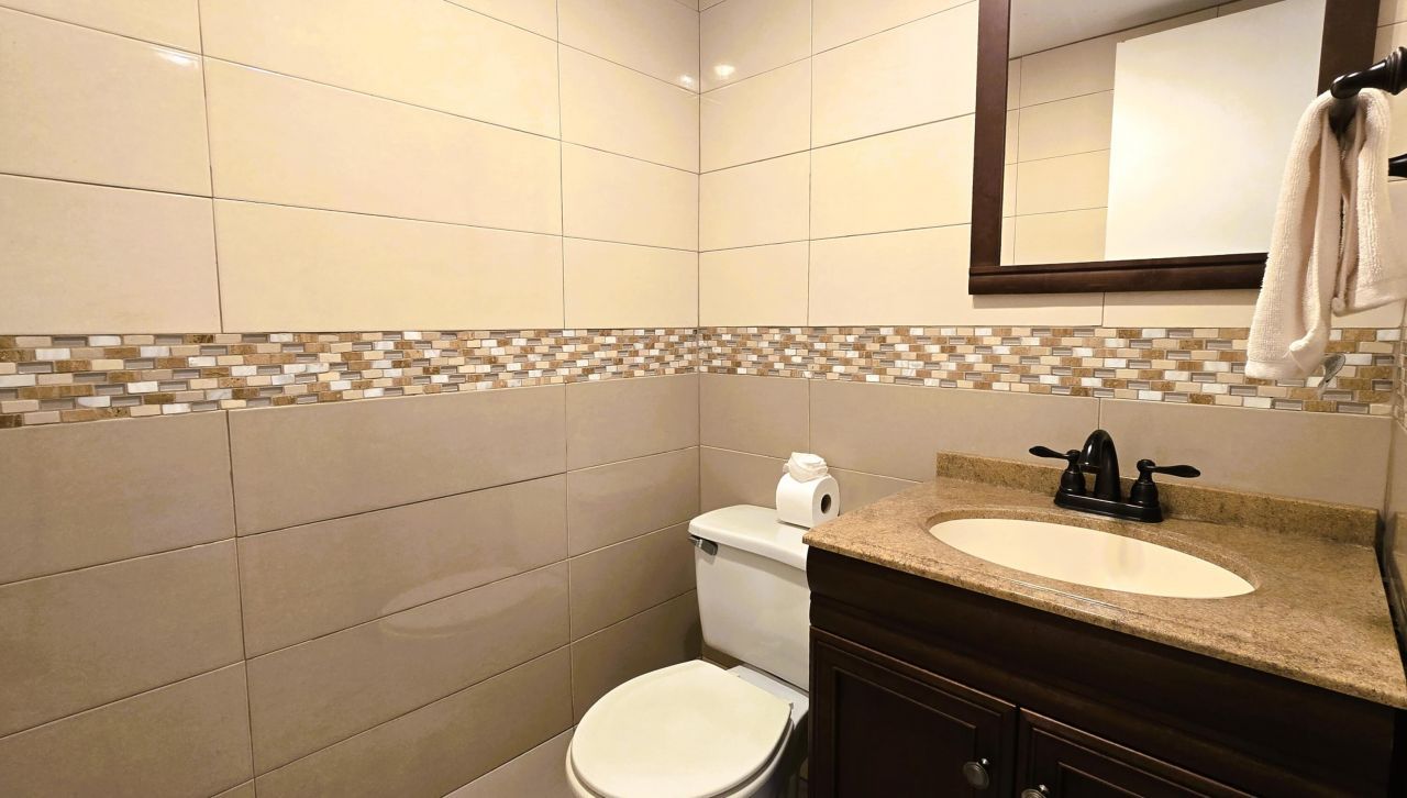 300 Village Green Circle S, Unit 420, Palm Springs, FL 33461 Photo