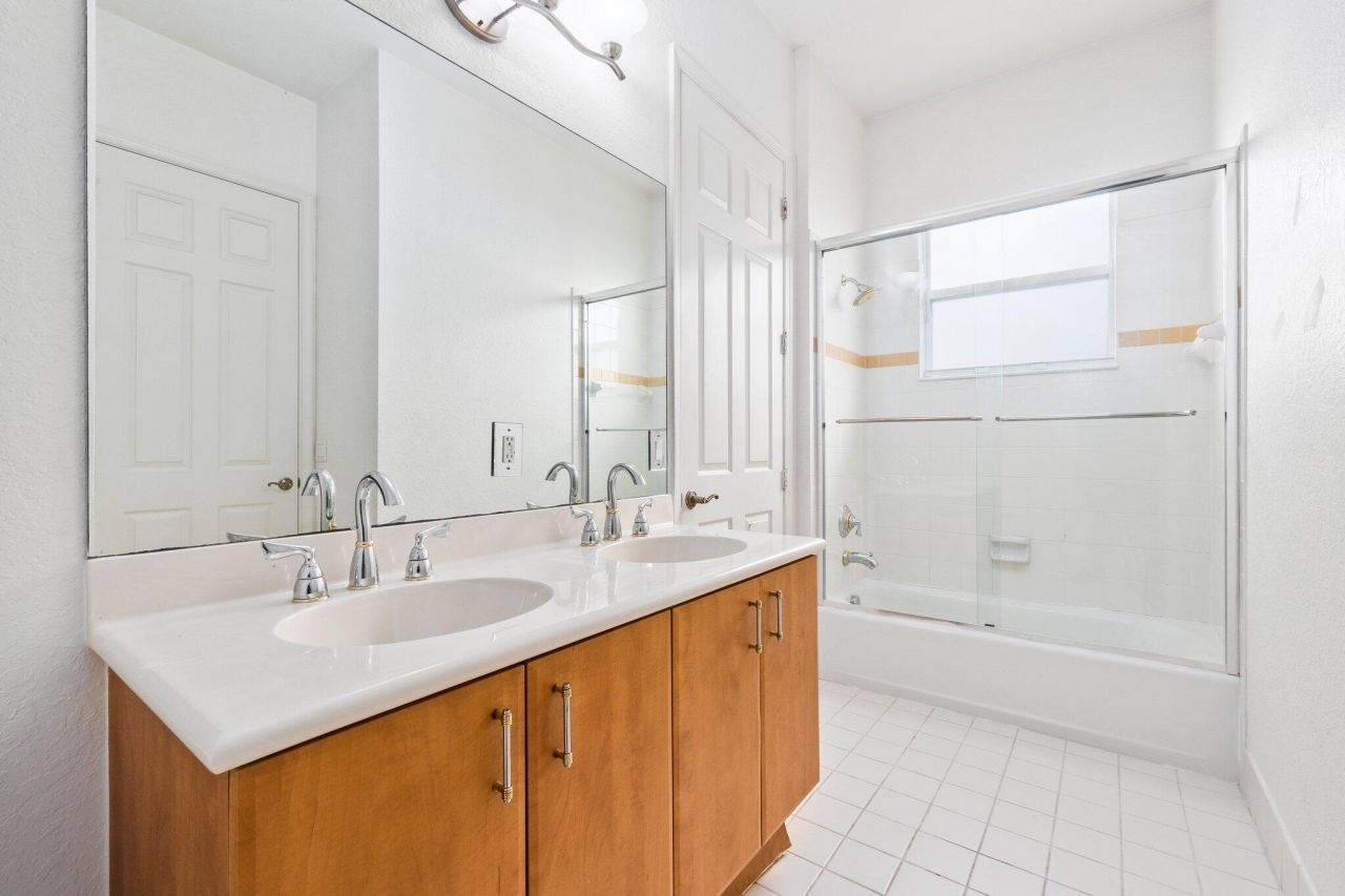 104 NW Rockbridge Court, Port Saint Lucie, FL 34986 Photo