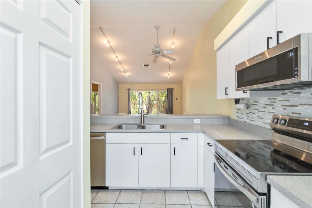 642 N Jefferson Avenue, Unit 13, Sarasota, FL 34237 Photo