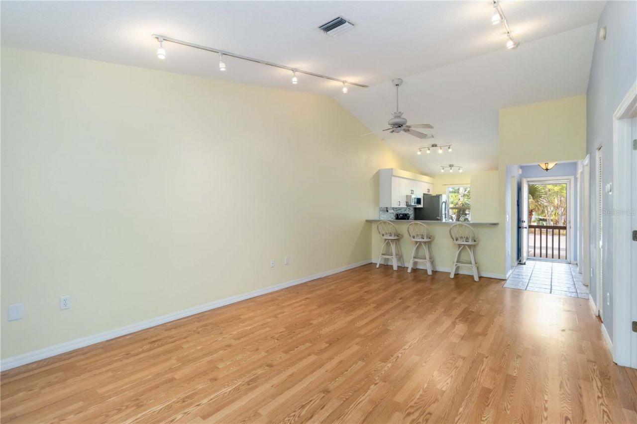 642 N Jefferson Avenue, Unit 13, Sarasota, FL 34237 Photo