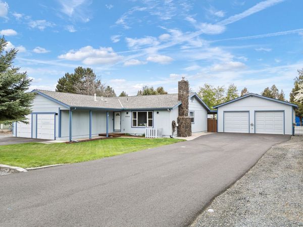 61556 Twin Lakes Loop, Bend, OR 97702