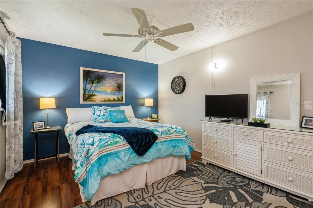 527 Cape Coral Parkway W, Unit 4, Cape Coral, FL 33914 Photo