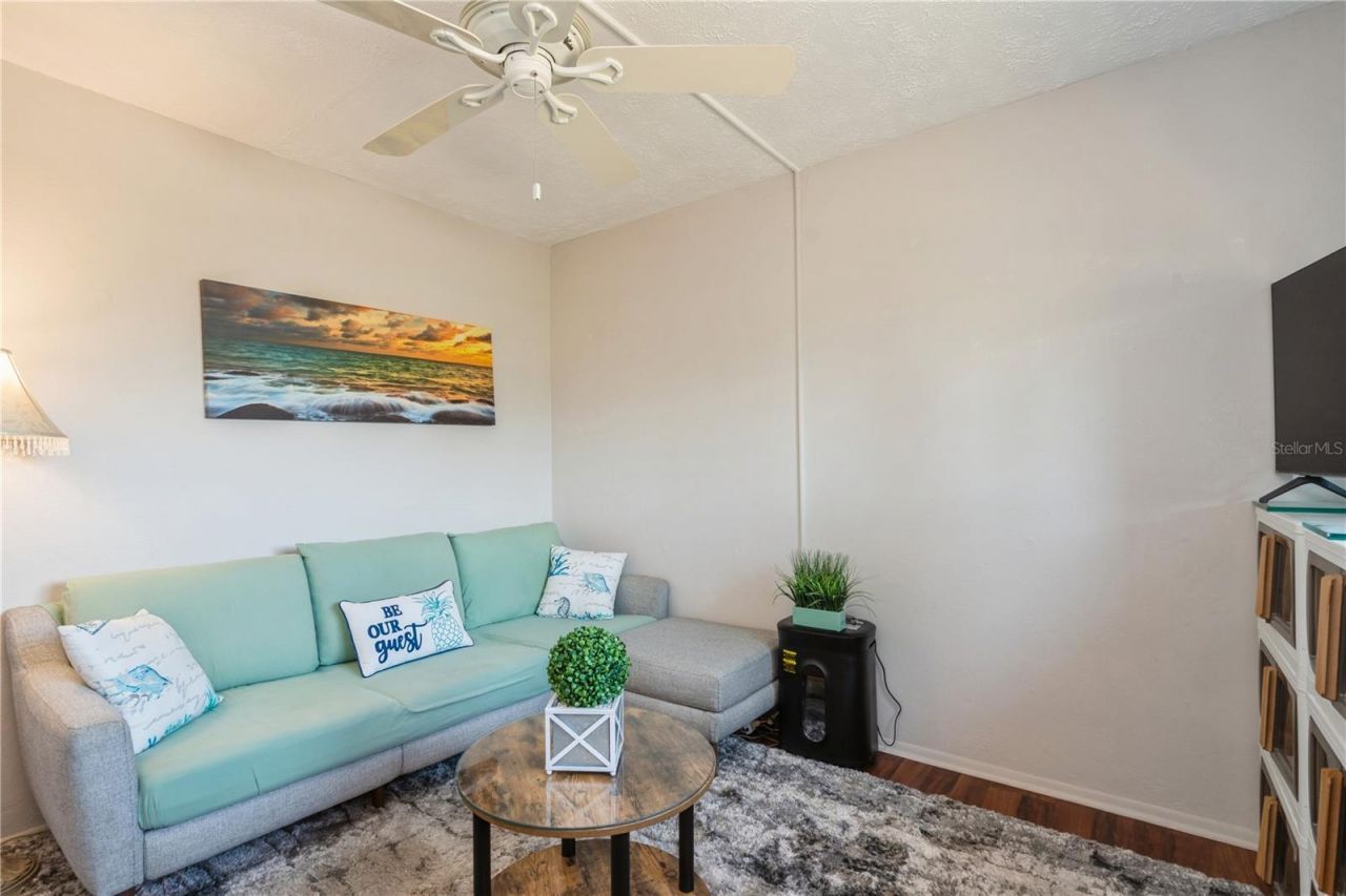 527 Cape Coral Parkway W, Unit 4, Cape Coral, FL 33914 Photo