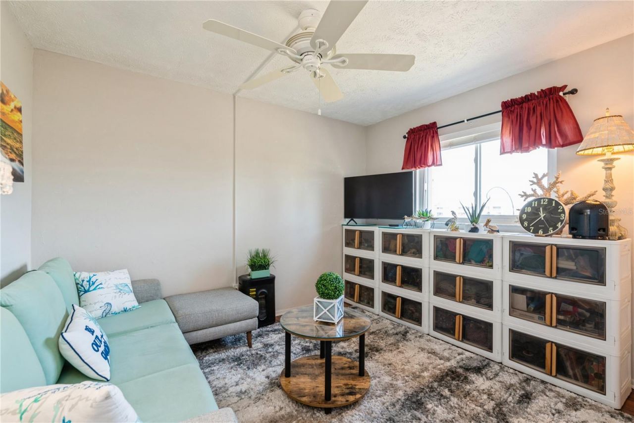 527 Cape Coral Parkway W, Unit 4, Cape Coral, FL 33914 Photo