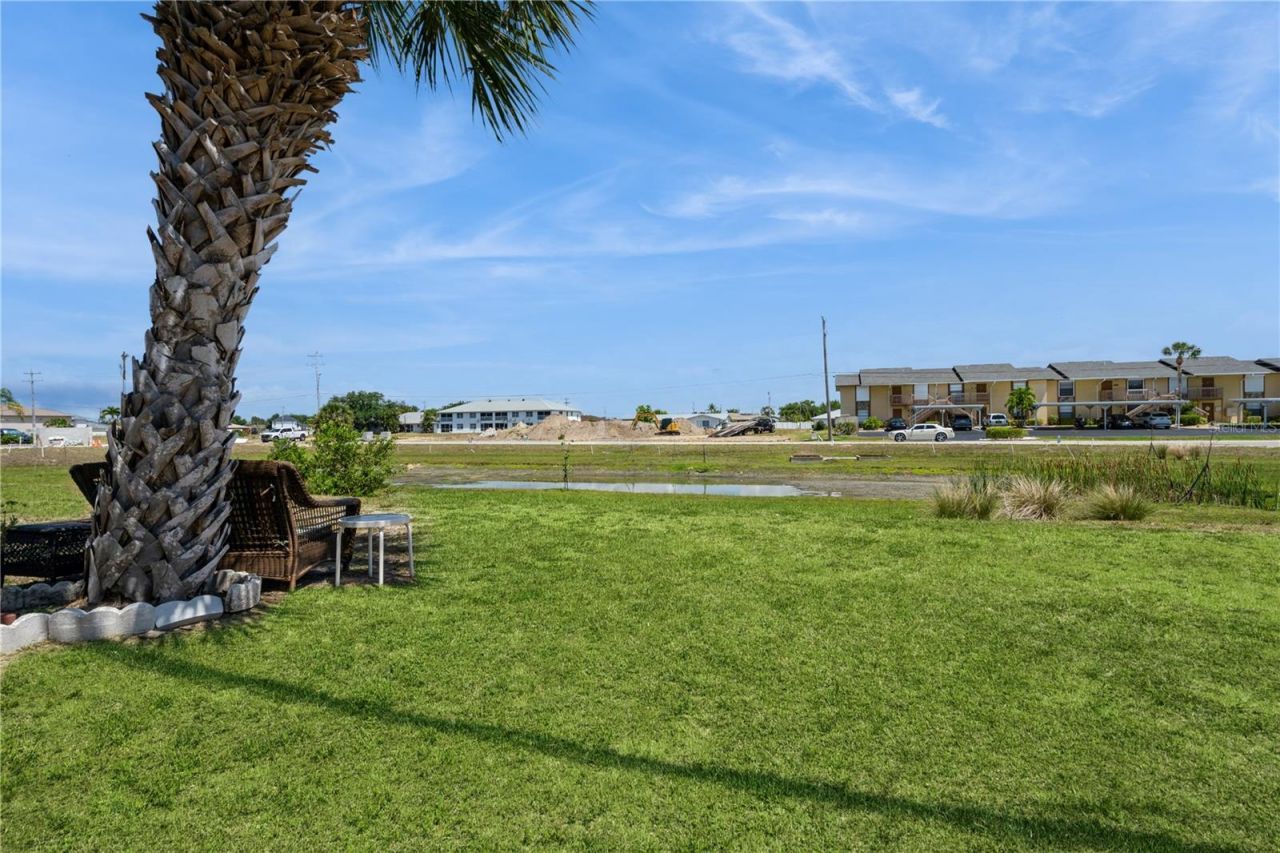 527 Cape Coral Parkway W, Unit 4, Cape Coral, FL 33914 Photo