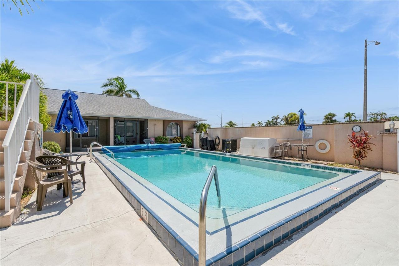 527 Cape Coral Parkway W, Unit 4, Cape Coral, FL 33914 Photo