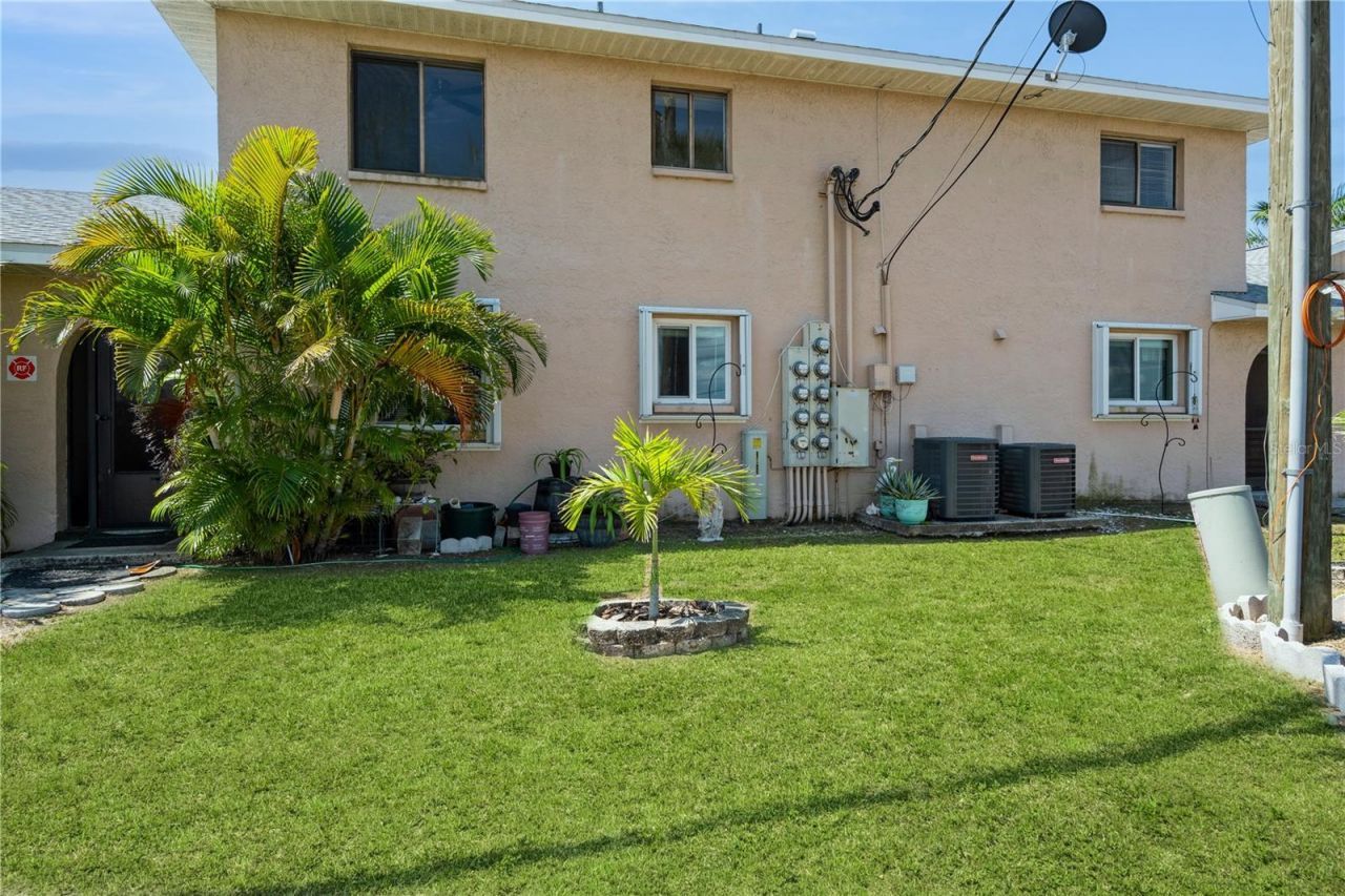 527 Cape Coral Parkway W, Unit 4, Cape Coral, FL 33914 Photo