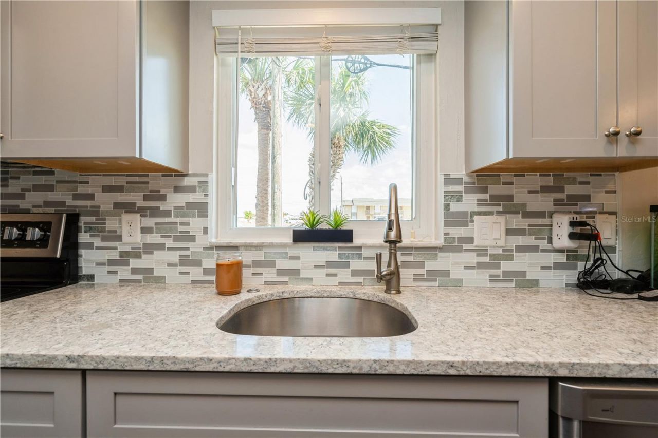 527 Cape Coral Parkway W, Unit 4, Cape Coral, FL 33914 Photo