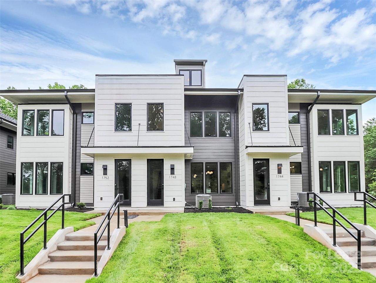 1748 Arnold Drive, Charlotte, NC 28205 Main Photo