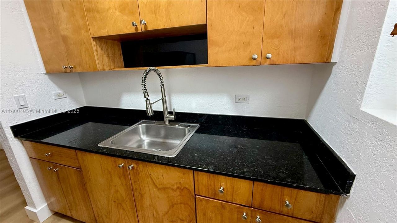 7334 Harding Ave, Unit 3, Miami Beach, FL 33141 Photo