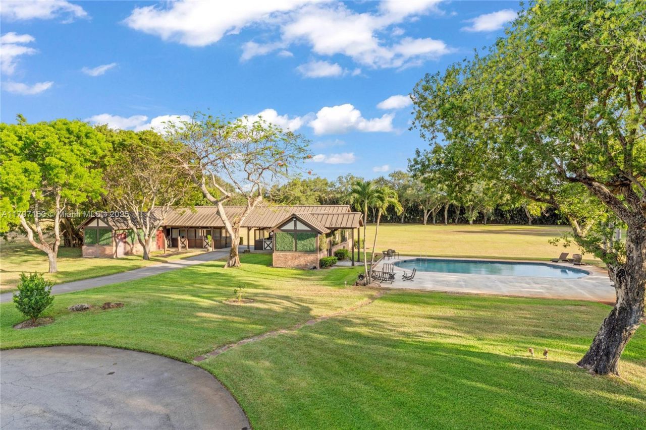 8700 Surrey Ln, Boca Raton, FL 33496 Photo