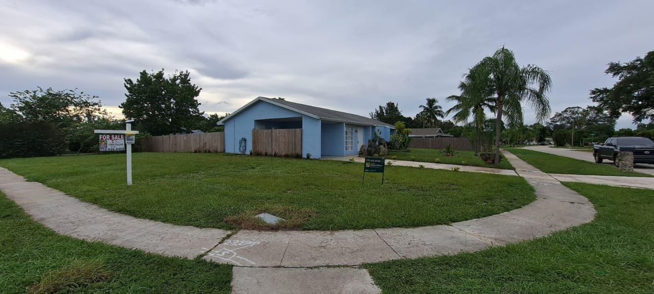 201 NE Solida Circle, Port Saint Lucie, FL 34983 Photo