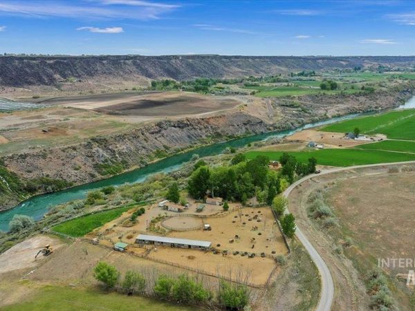 6252 King Hill Canal Road, Bliss, ID 83314