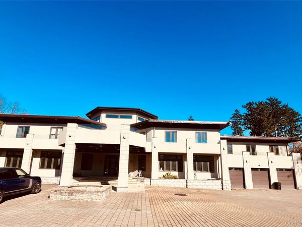 25 Shelter Rock Road, Manhasset, NY 11030