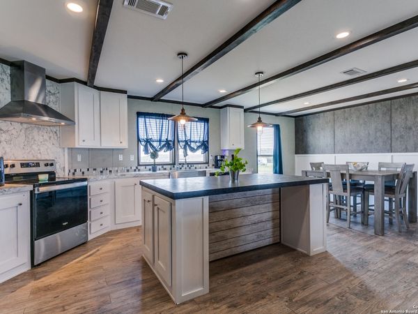 52 Granjeno, Pleasanton, TX 78064