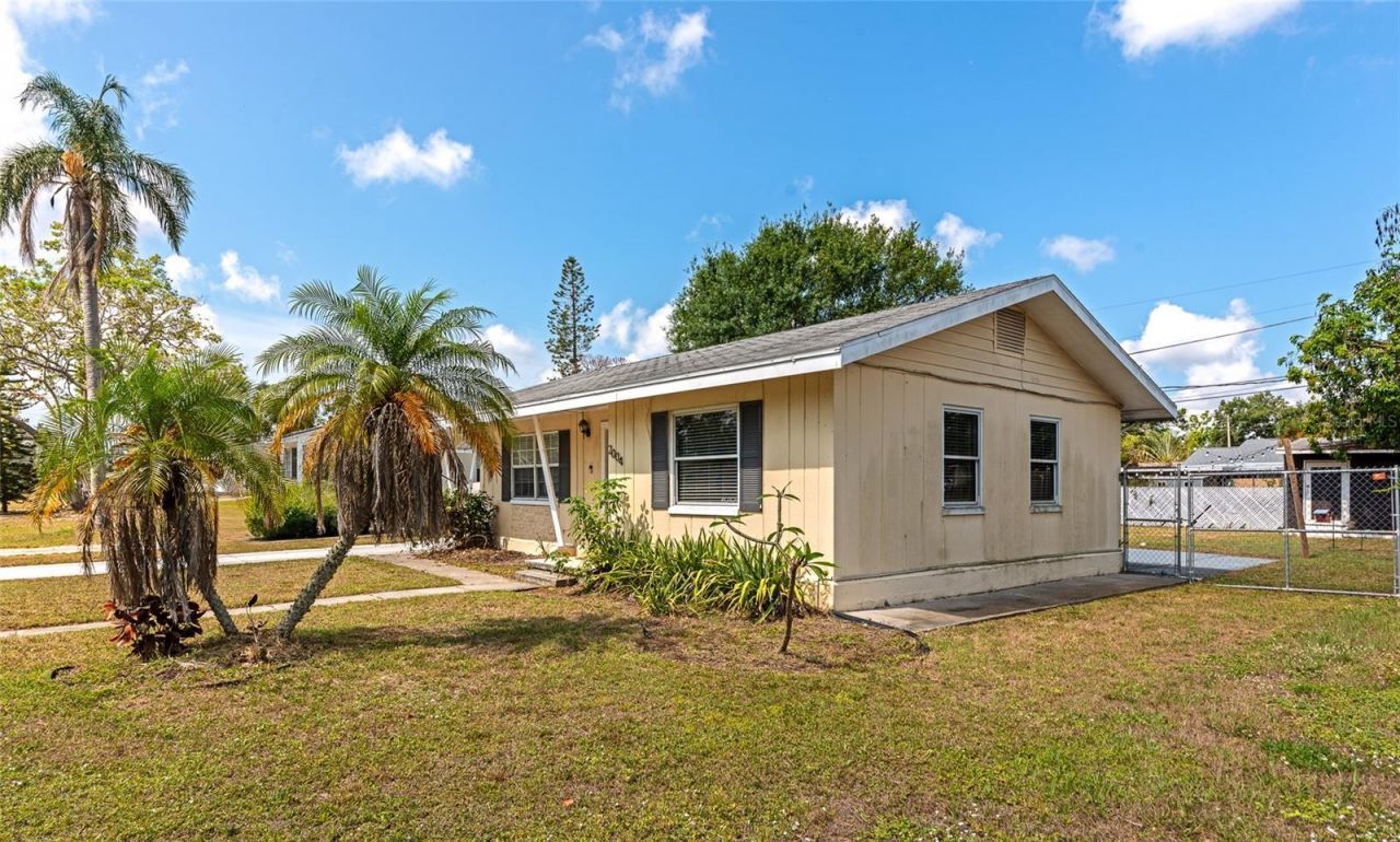 2004 19th Street W, Bradenton, FL 34205 Photo