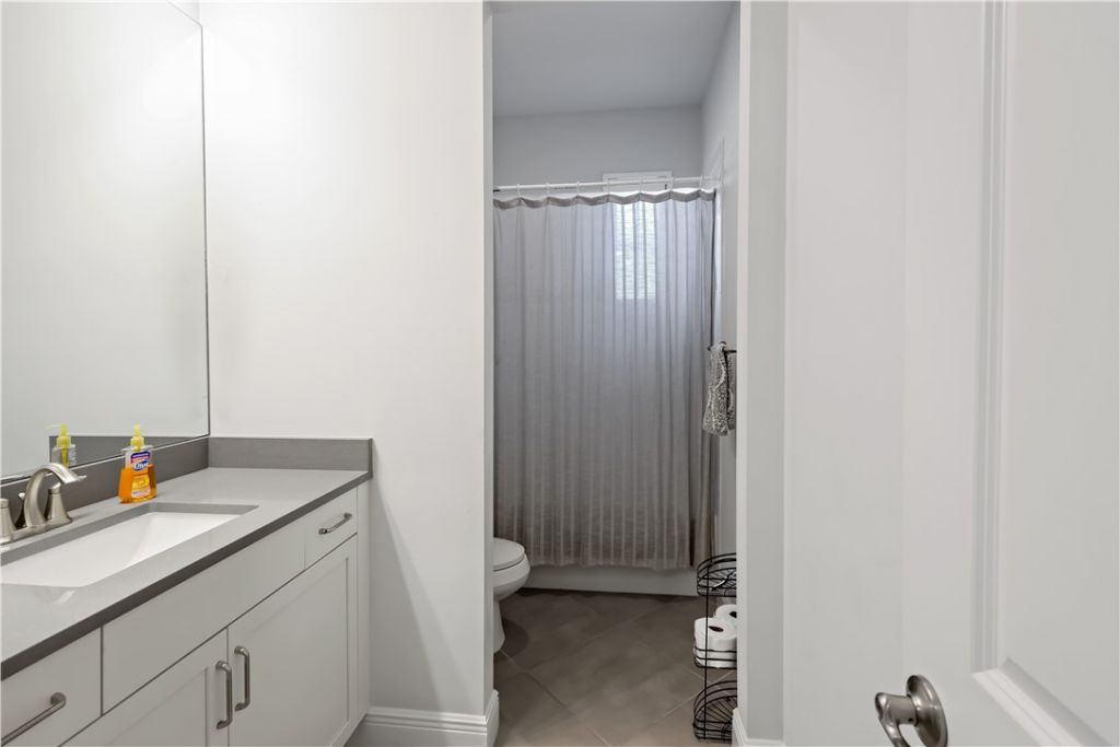 4725 Four Lakes Circle Sw, Vero Beach, FL 32968 Photo