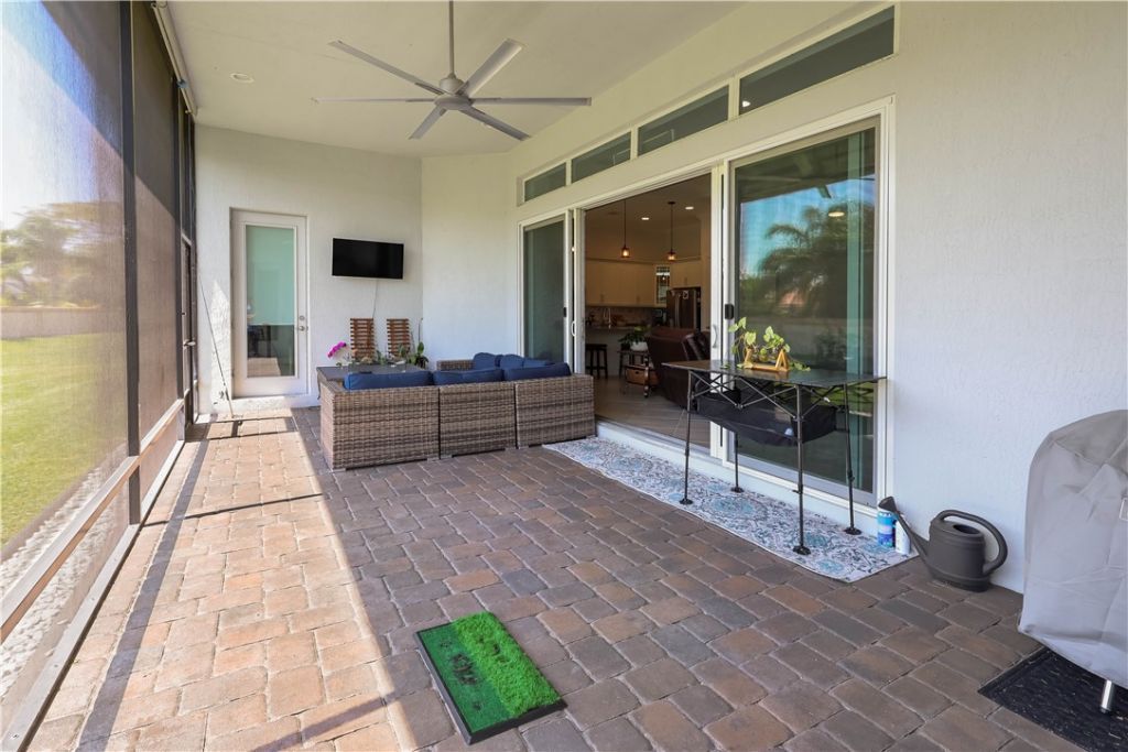 4725 Four Lakes Circle Sw, Vero Beach, FL 32968 Photo