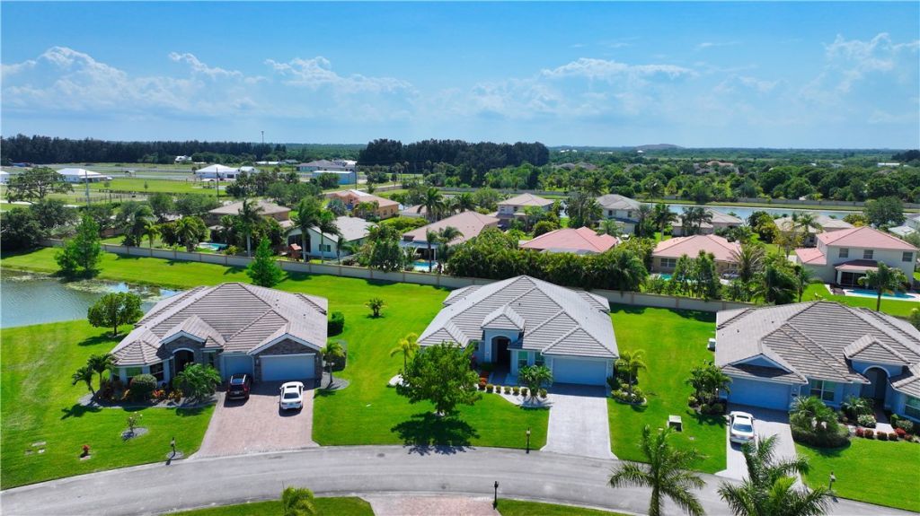 4725 Four Lakes Circle Sw, Vero Beach, FL 32968 Photo