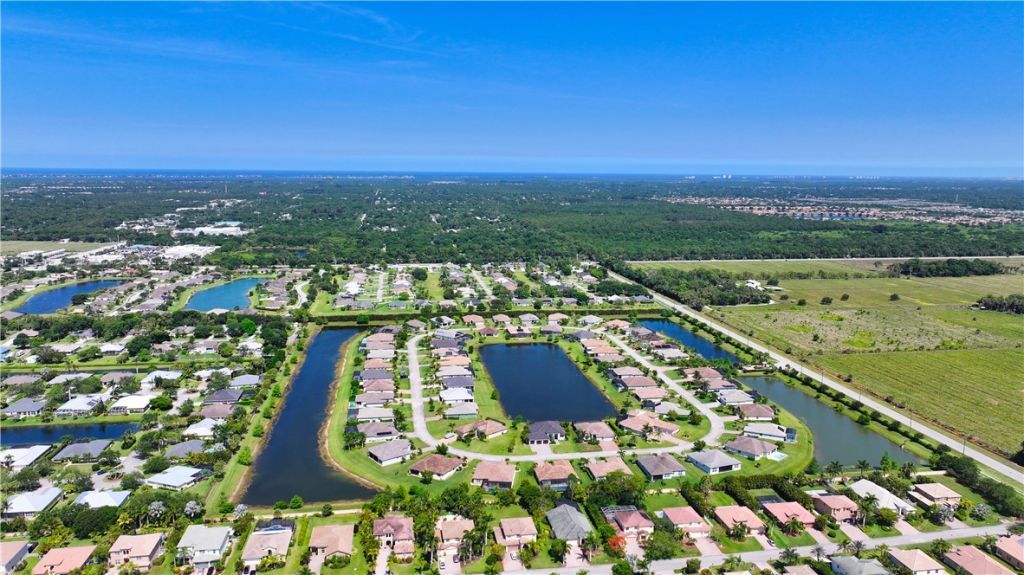 4725 Four Lakes Circle Sw, Vero Beach, FL 32968 Photo