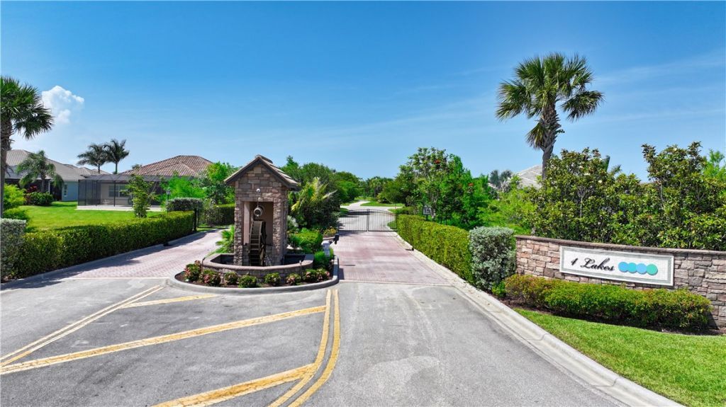 4725 Four Lakes Circle Sw, Vero Beach, FL 32968 Photo