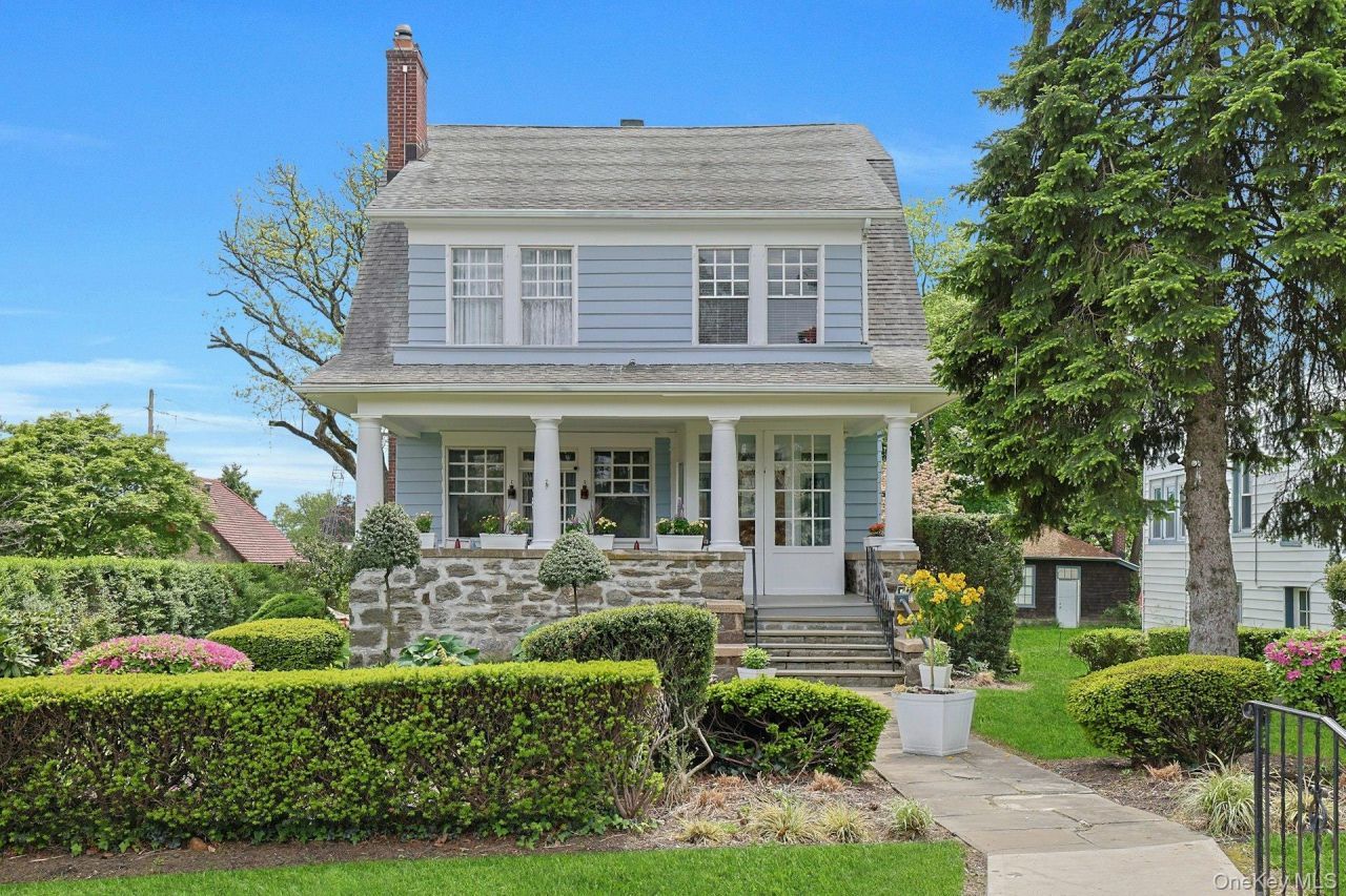 146 Sutton Manor Road, New Rochelle, NY 10801 Main Photo