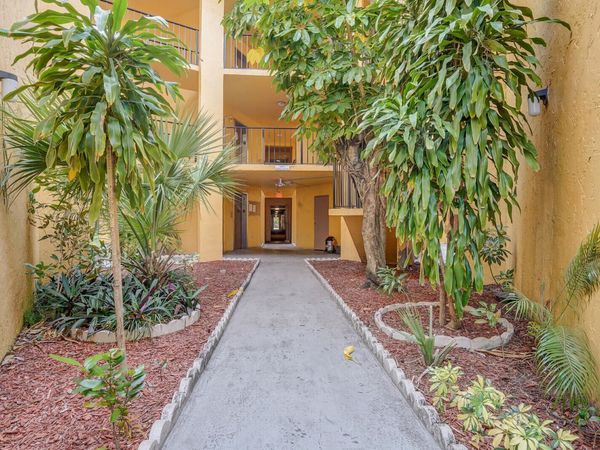 4364 NW 9th Avenue, Unit 16-3d, Deerfield Beach, FL 33064