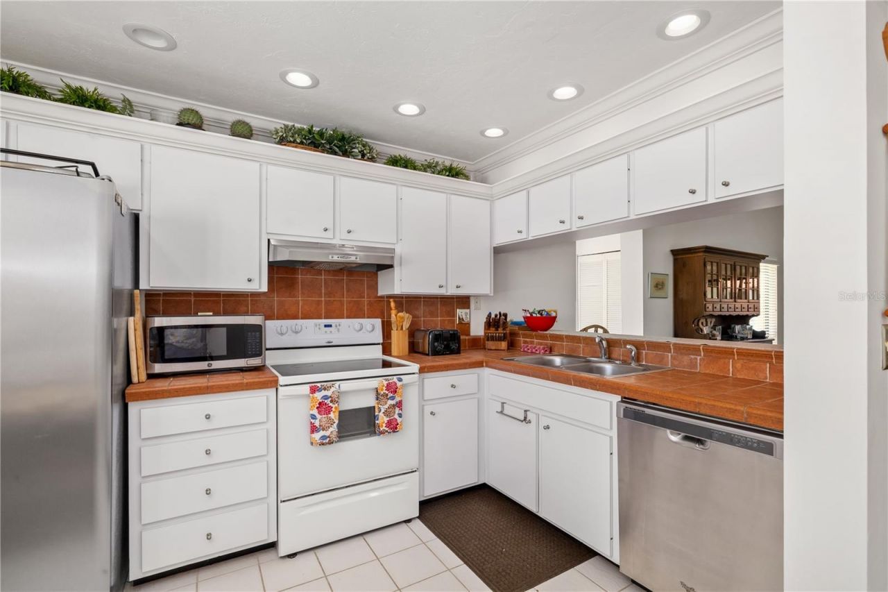 6204 Midnight Pass Road, Unit 201, Sarasota, FL 34242 Photo