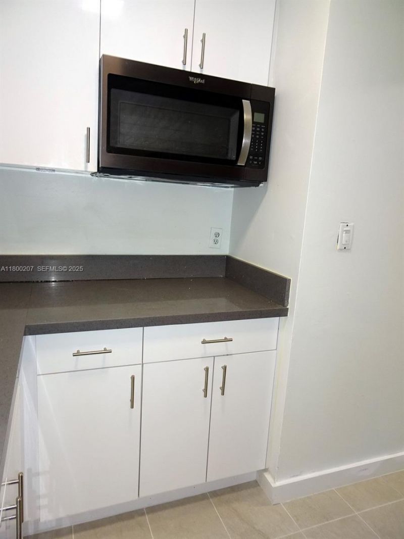 13500 NE 3rd Ct, Unit 217, North Miami, FL 33161 Photo