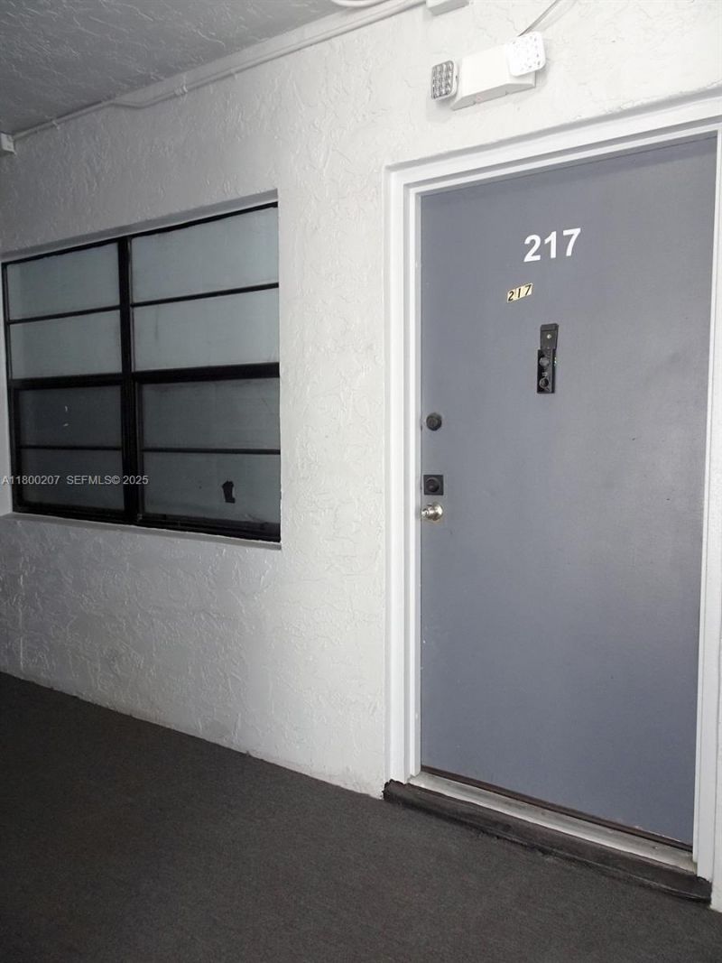 13500 NE 3rd Ct, Unit 217, North Miami, FL 33161 Photo