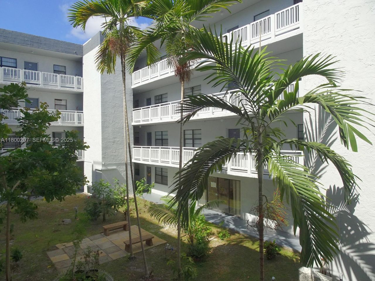 13500 NE 3rd Ct, Unit 217, North Miami, FL 33161 Photo