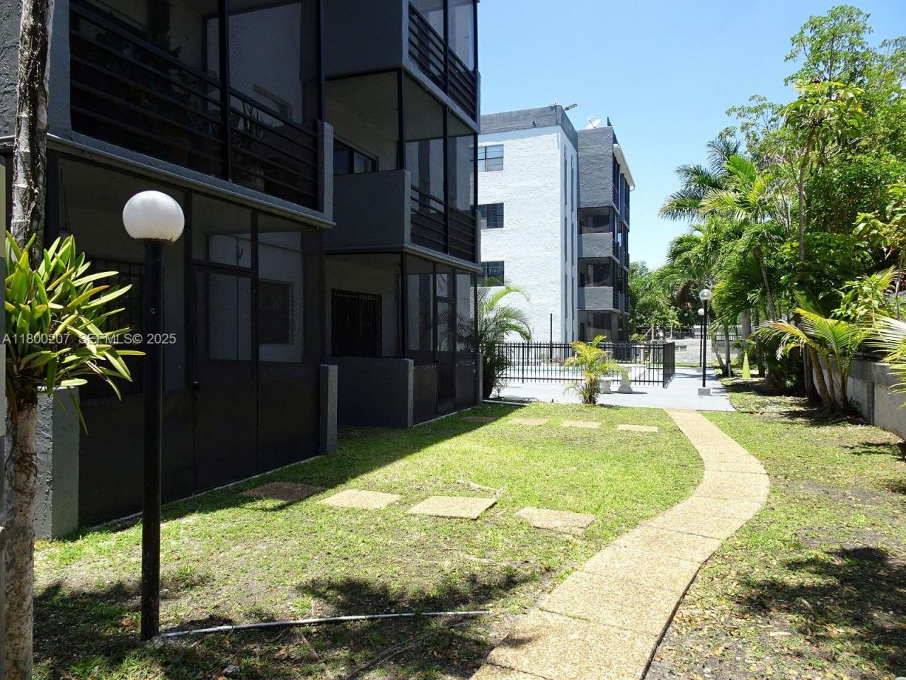 13500 NE 3rd Ct, Unit 217, North Miami, FL 33161 Photo