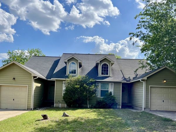 105 Sunnyside Drive, Kenedy, TX 78119
