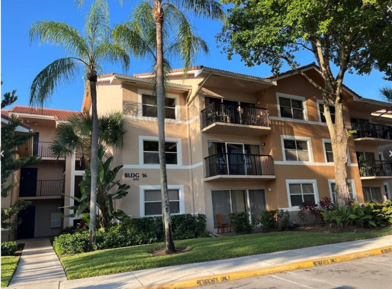 9055 Wiles Road, Unit 307, Coral Springs, FL 33067 Photo