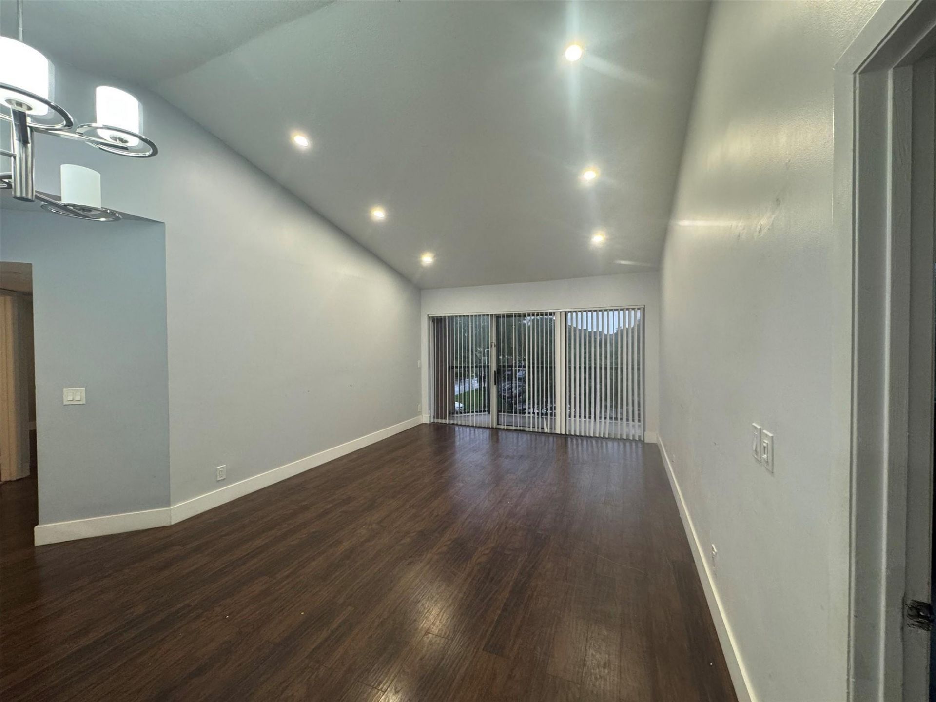 9055 Wiles Road, Unit 307, Coral Springs, FL 33067 Photo