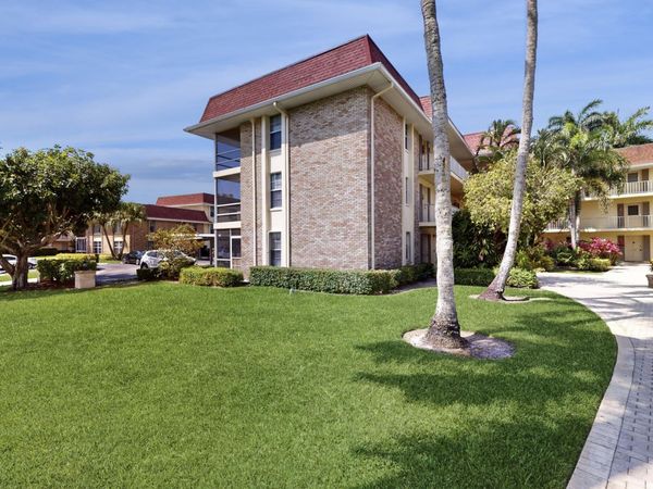 5540 Tamberlane Circle, Unit 121, Palm Beach Gardens, FL 33418