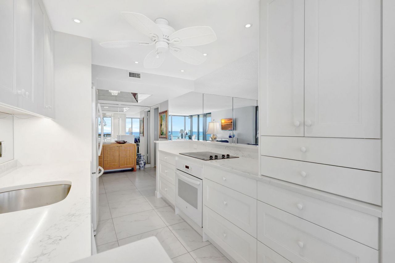 5550 N Ocean Drive, Unit 7-C, Singer Island, FL 33404 Photo